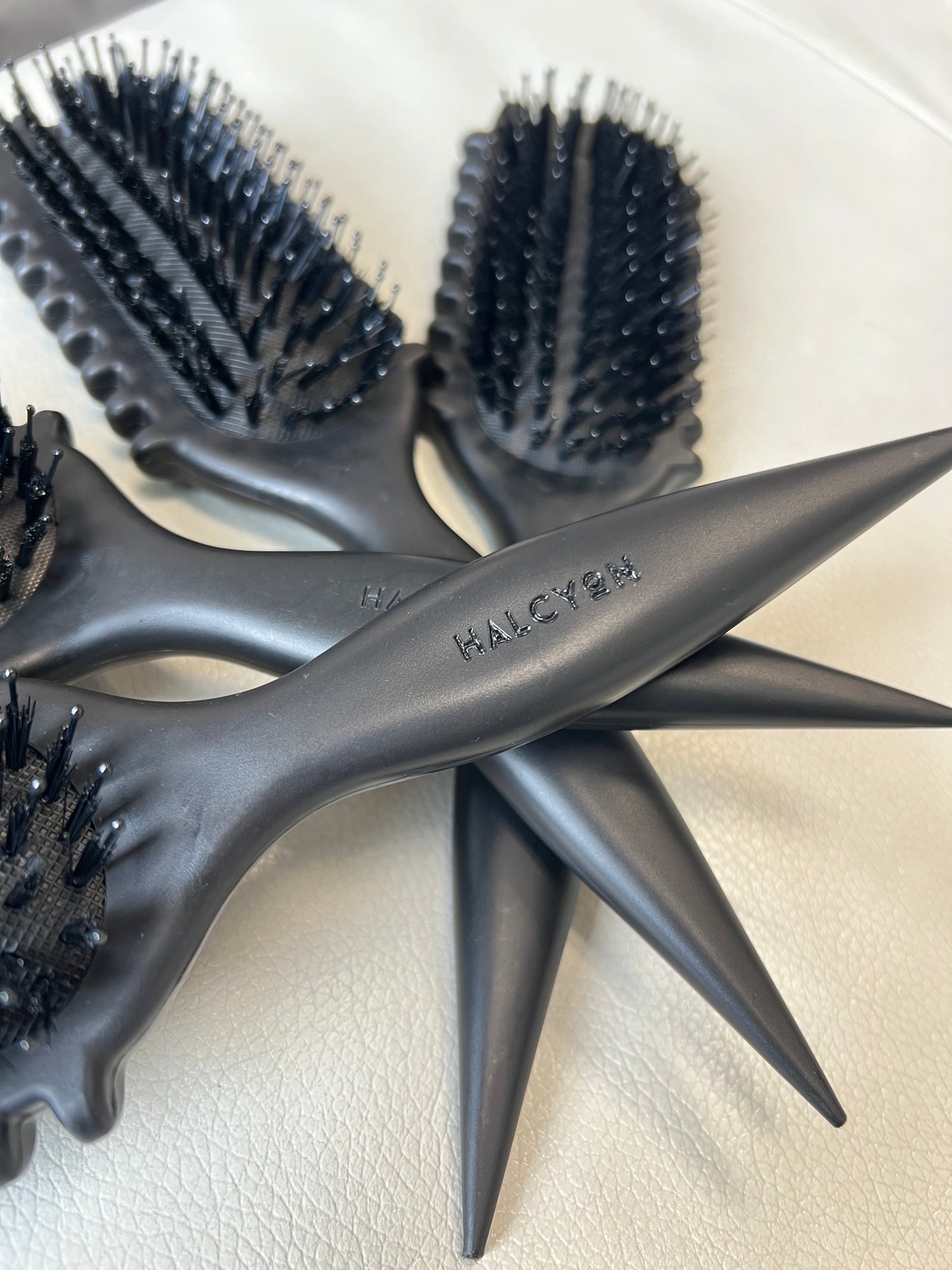 Halcyon Curly Brush