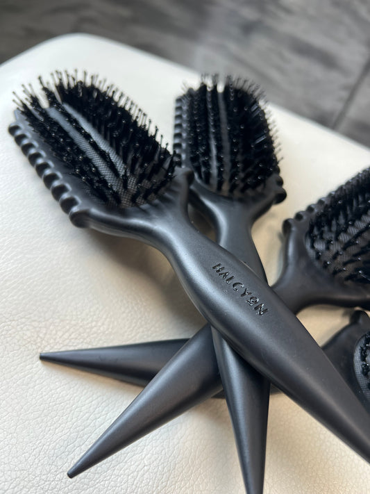 Halcyon Curly Brush